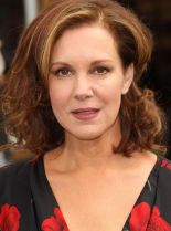 Elizabeth Perkins