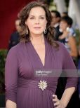 Elizabeth Perkins