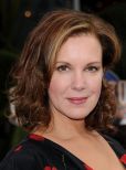 Elizabeth Perkins