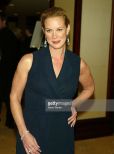 Elizabeth Perkins