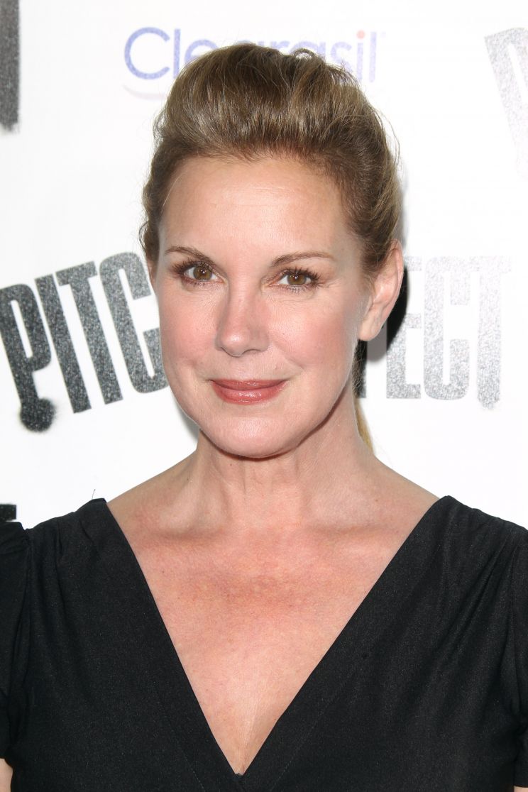 Elizabeth Perkins