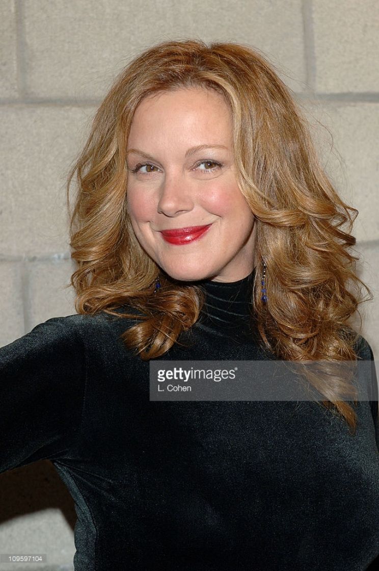 Elizabeth Perkins