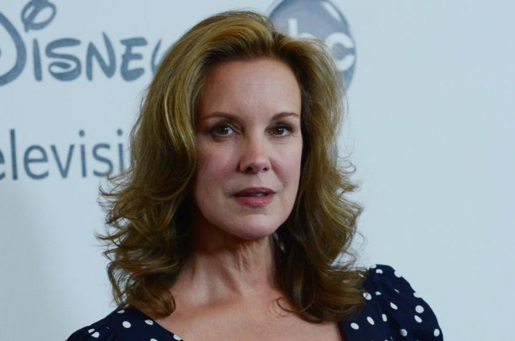 Elizabeth Perkins