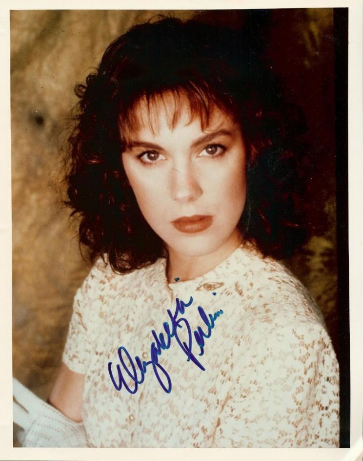 Elizabeth Perkins