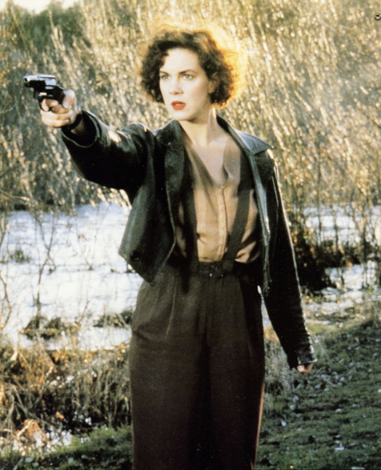 Elizabeth Perkins