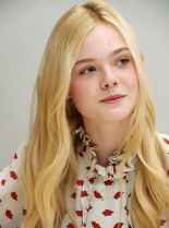 Elle Fanning photo