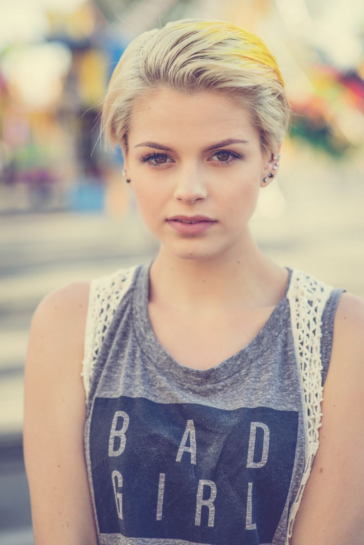 Elle Roberts