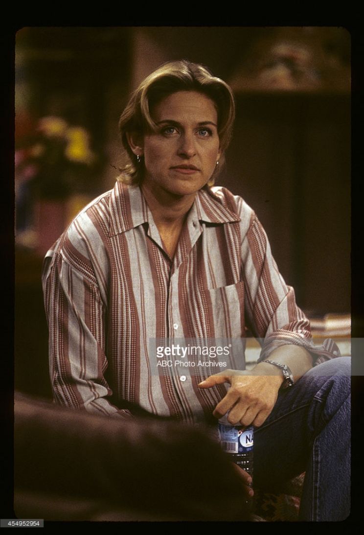 Ellen Saint