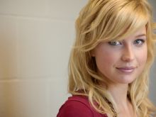 Ellen Woglom