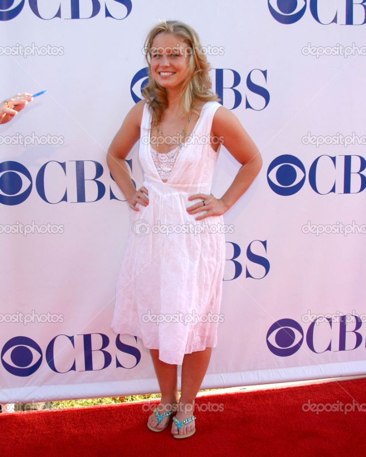 Ellen Woglom