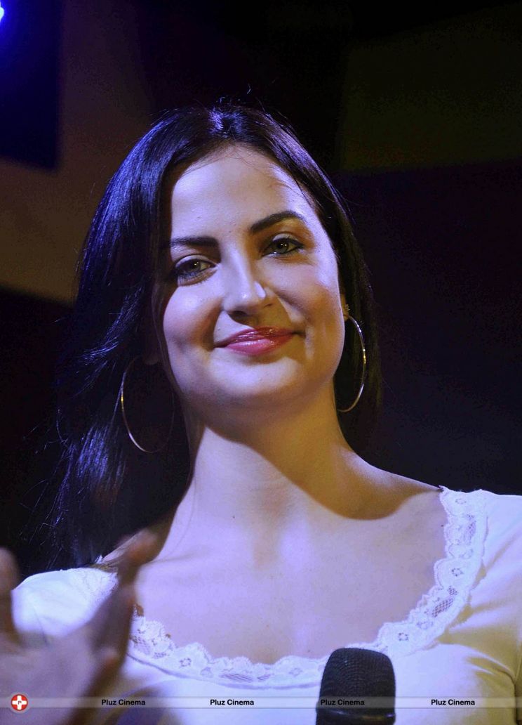 Elli Avram