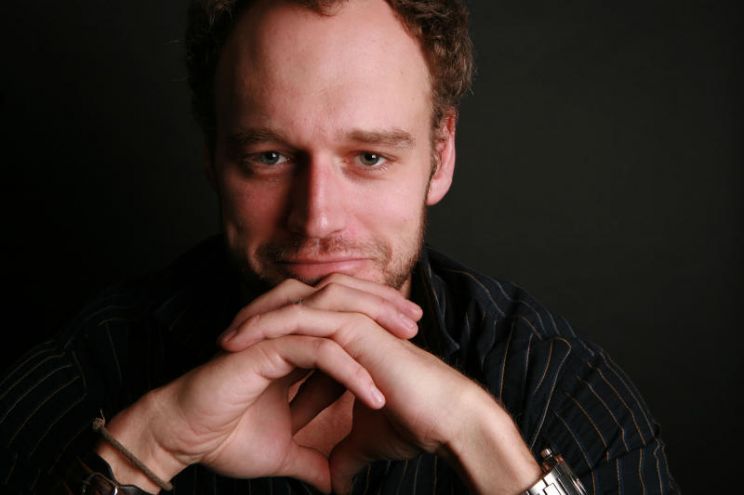 Elliot Cowan