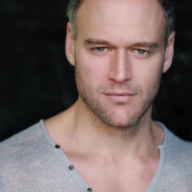 Elliot Cowan