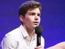 Elliot Fletcher photo