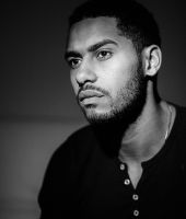 Elliot Knight
