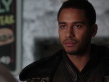 Elliot Knight