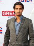 Elliot Knight