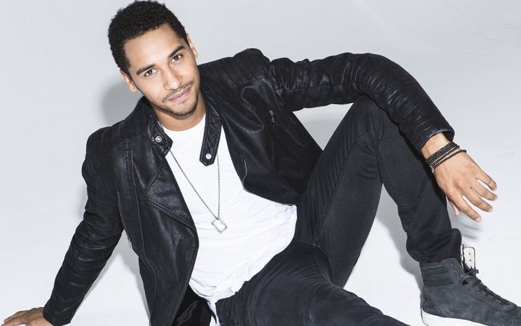 Elliot Knight