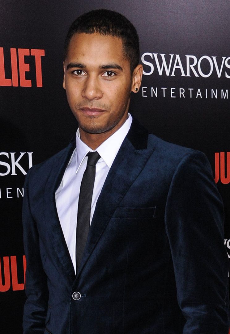 Elliot Knight