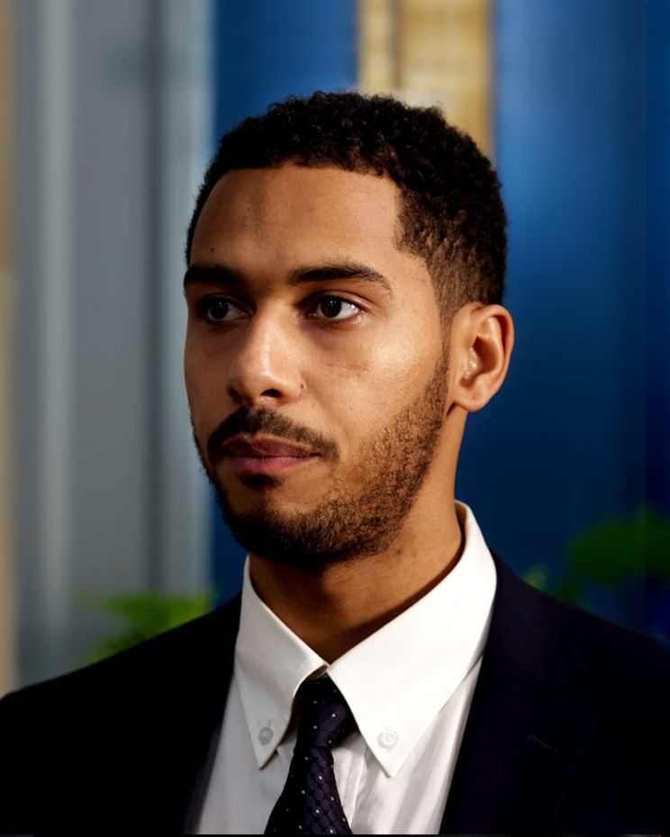 Elliot Knight