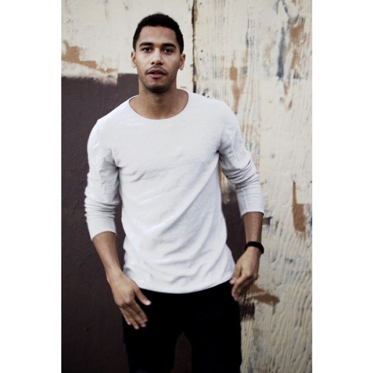 Elliot Knight