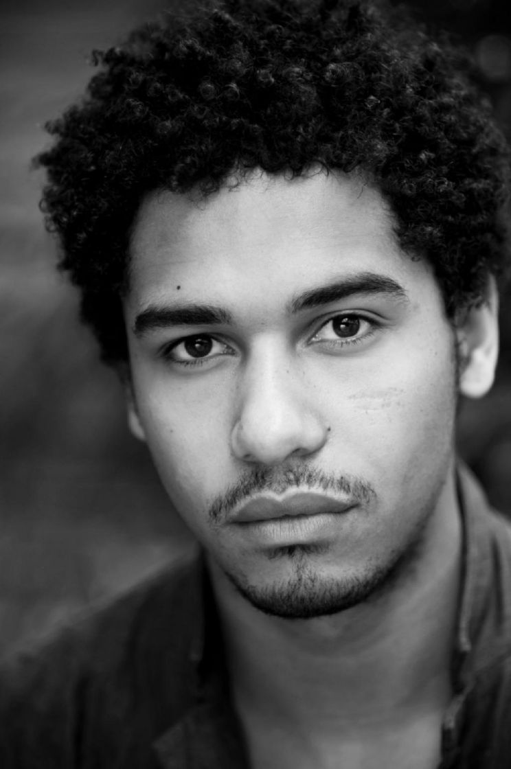 Elliot Knight