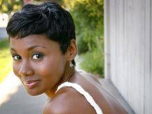 Emayatzy Corinealdi