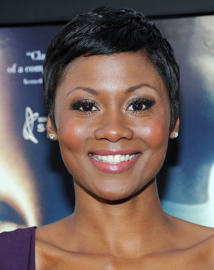 Emayatzy Corinealdi