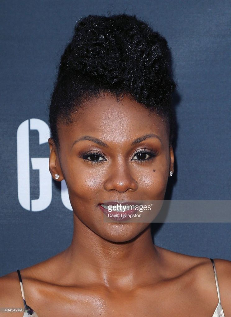 Emayatzy Corinealdi