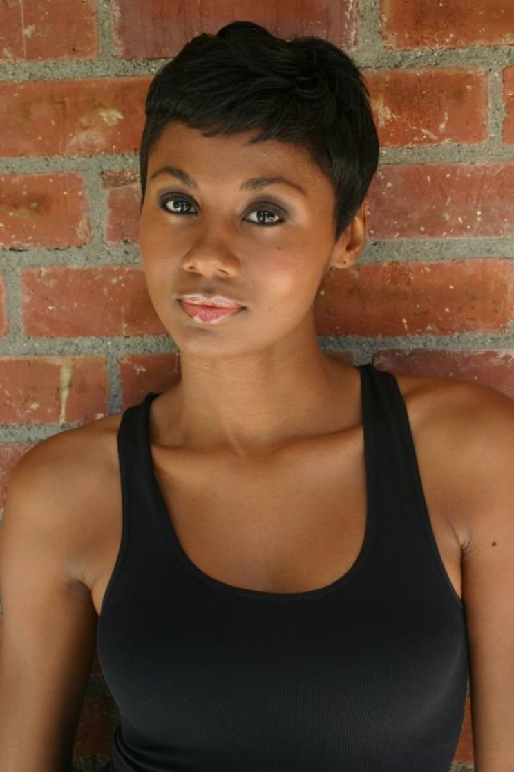 Emayatzy Corinealdi