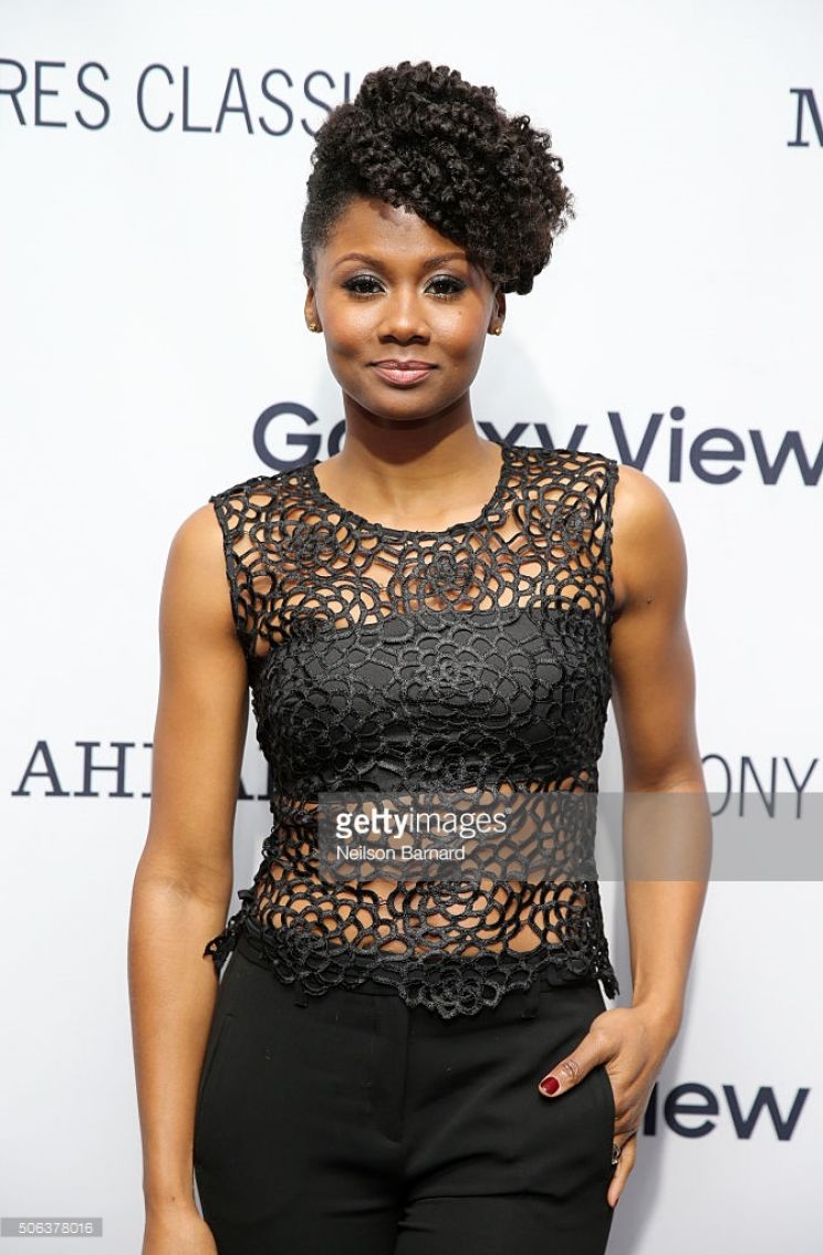 Emayatzy Corinealdi