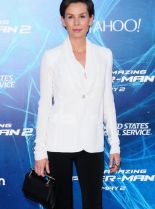 Embeth Davidtz photo