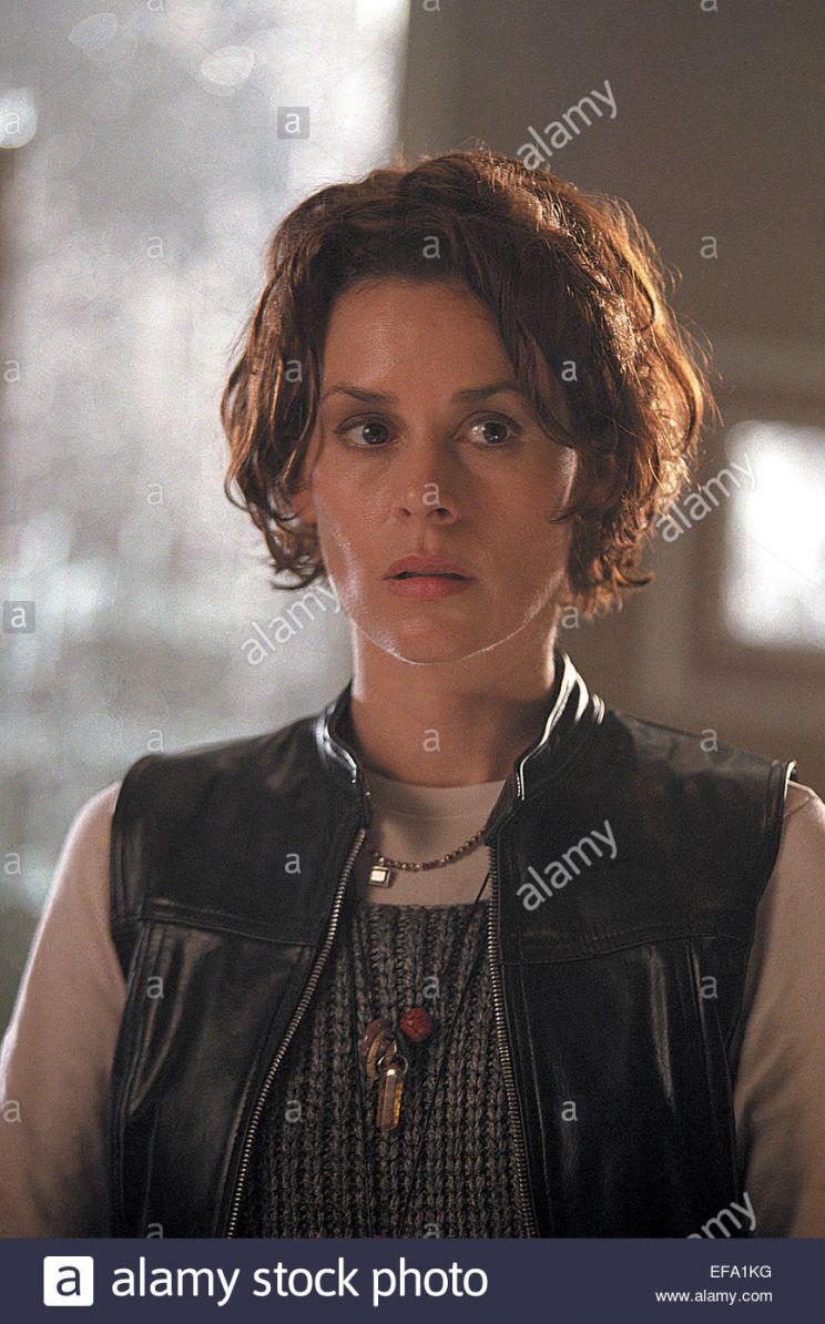 Embeth Davidtz