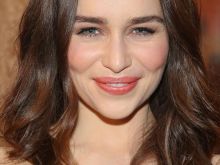 Emilia Clarke #309 picture (Landscape Medium)