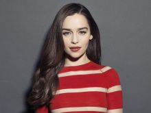 Emilia Clarke #318 picture (Landscape Medium)