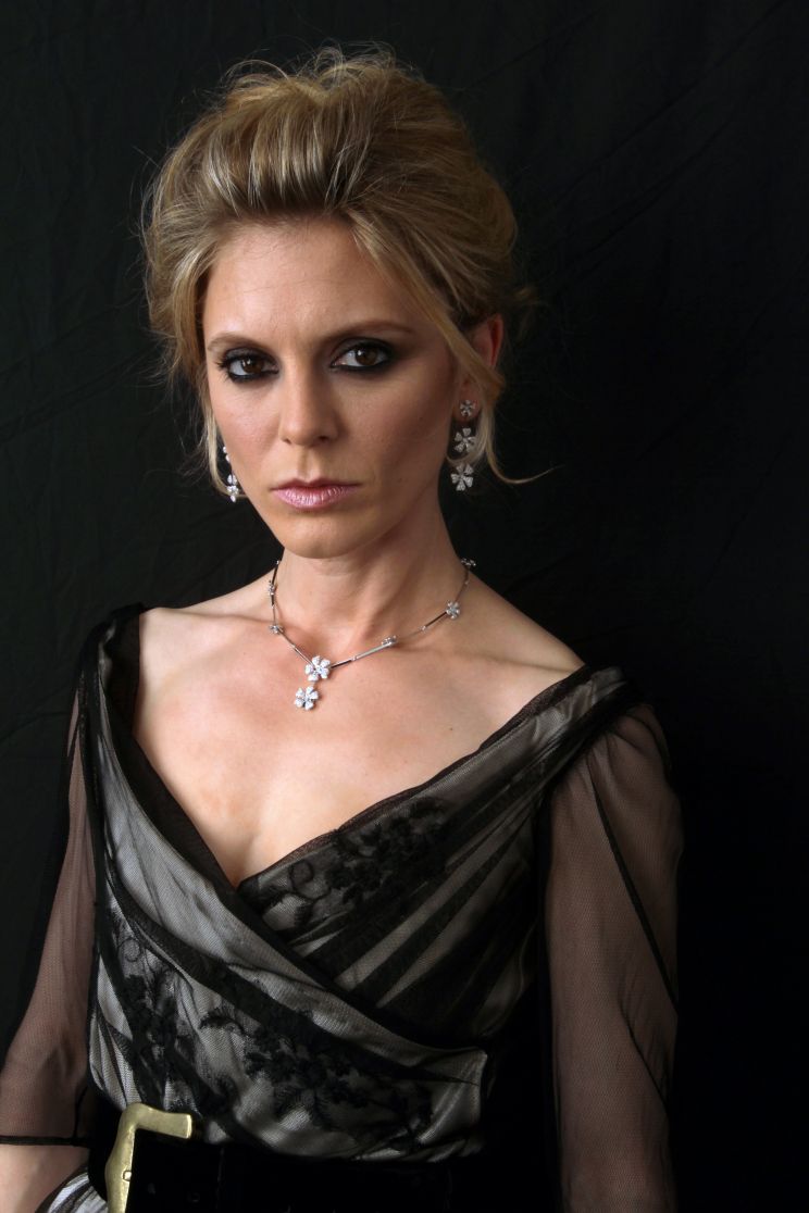 Emilia Fox