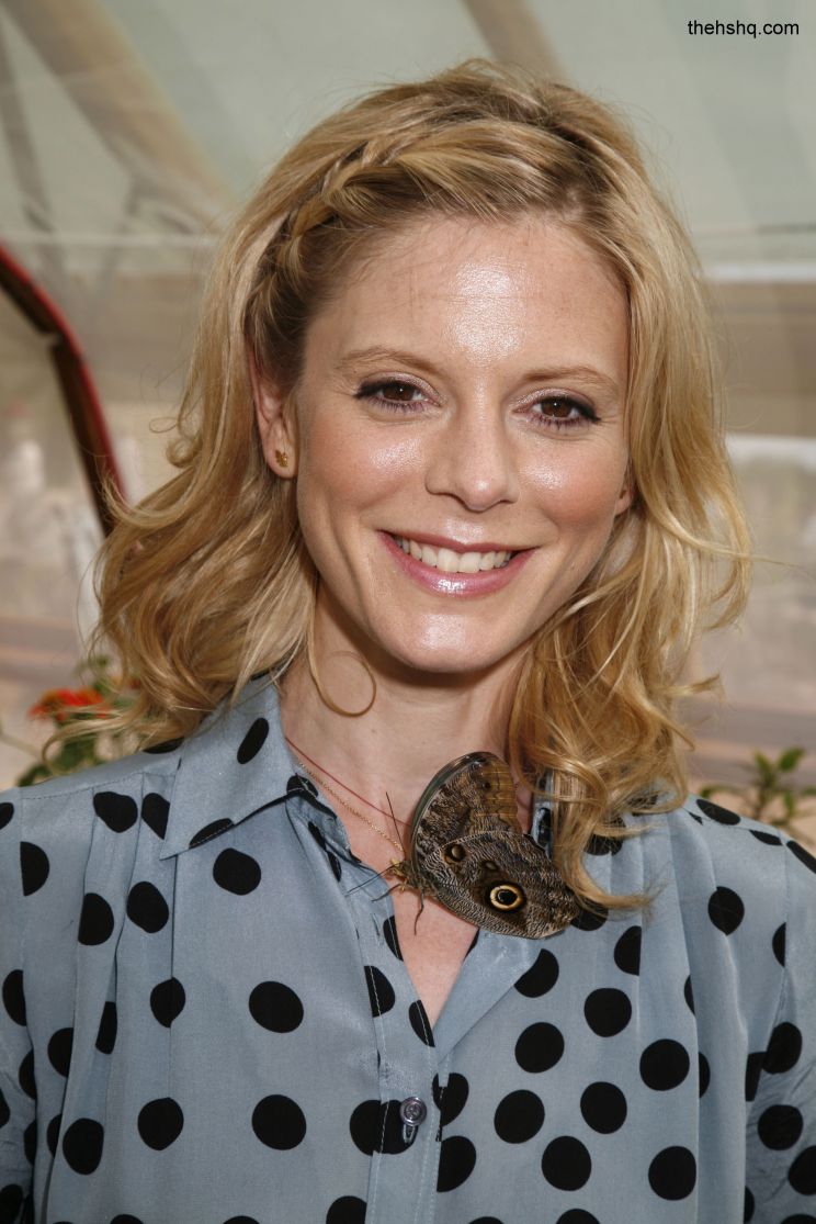 Emilia Fox