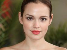 Emilia Schüle