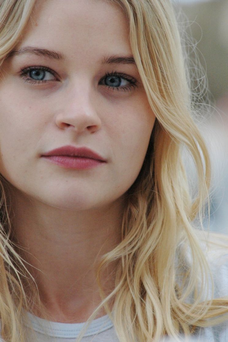 Emilie de Ravin