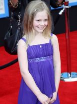 Emily Alyn Lind photo
