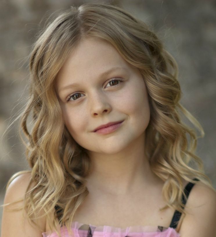 Emily Alyn Lind