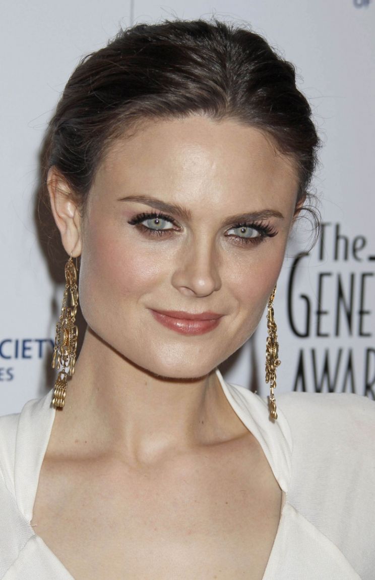 Emily Deschanel