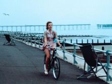 Emily Lloyd photo