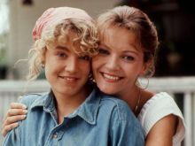 Emily Lloyd photo