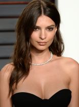 Emily Ratajkowski