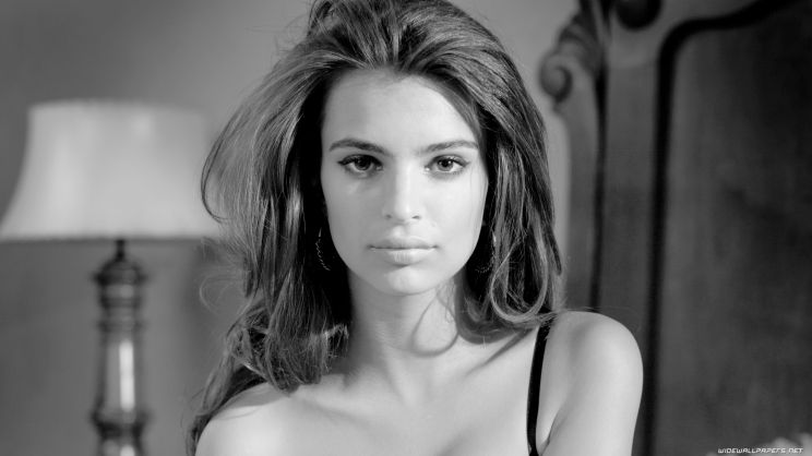 Emily Ratajkowski