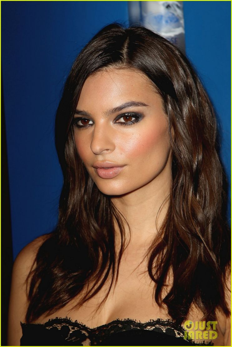 Emily Ratajkowski