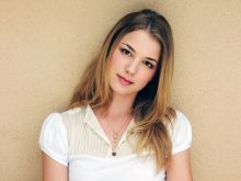 Emily VanCamp