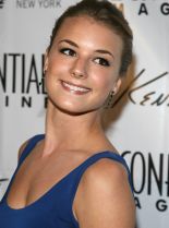 Emily VanCamp