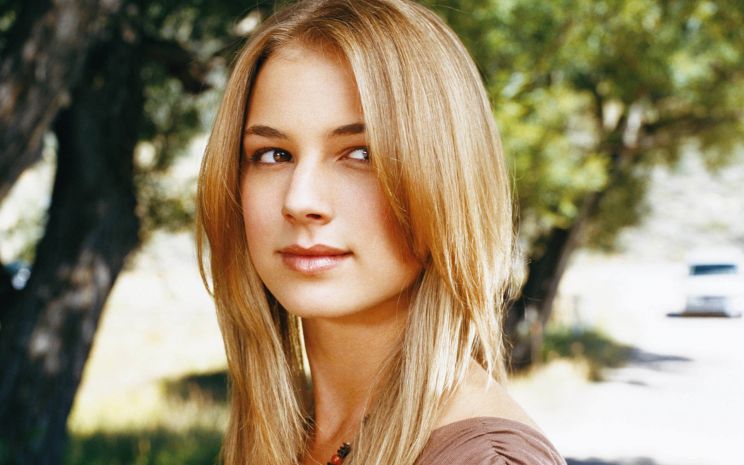 Emily VanCamp